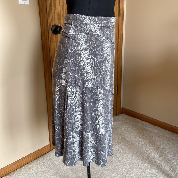 INC International Concepts Snakeskin Midi Skirt Gray and White Medium - Picture 4 of 8